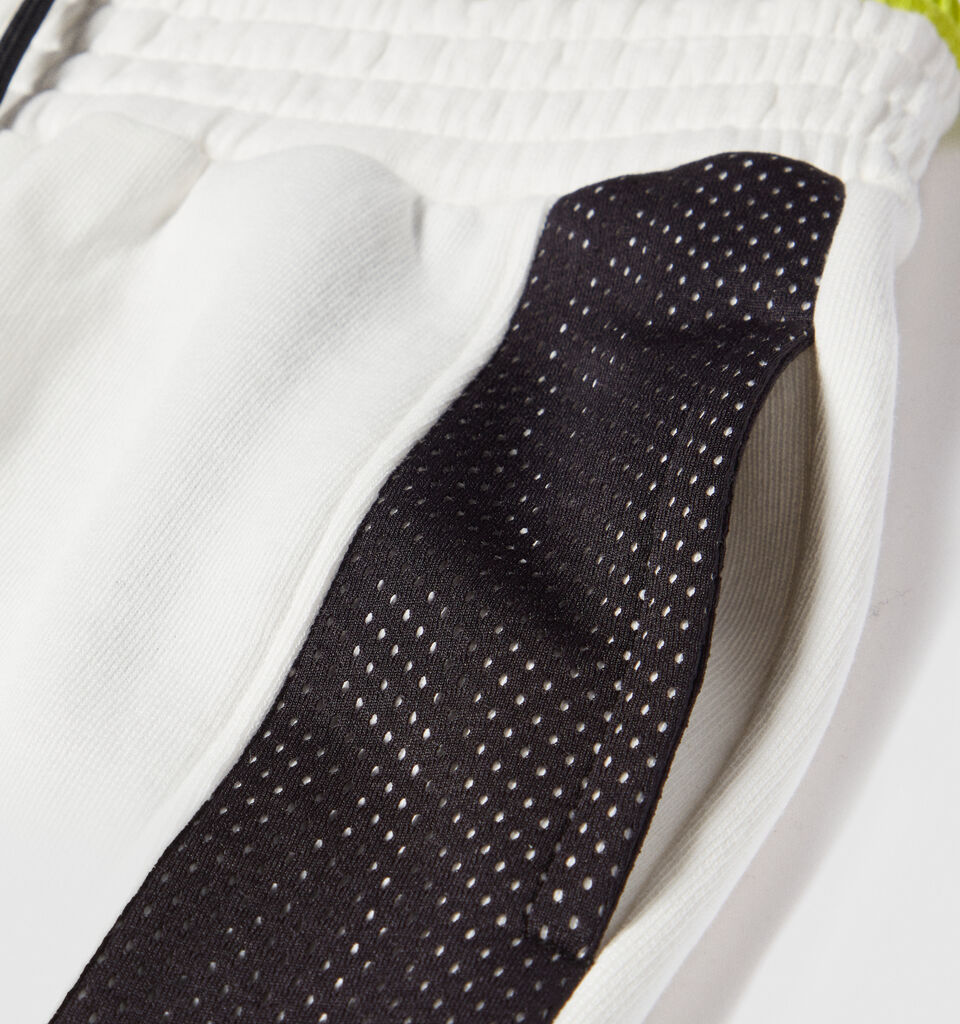 Sporty joggers - boys' trousers - White | Sisley Young image number 4